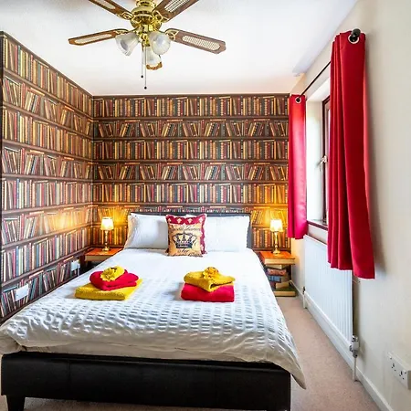 Apartman 14 Cloisters Walk